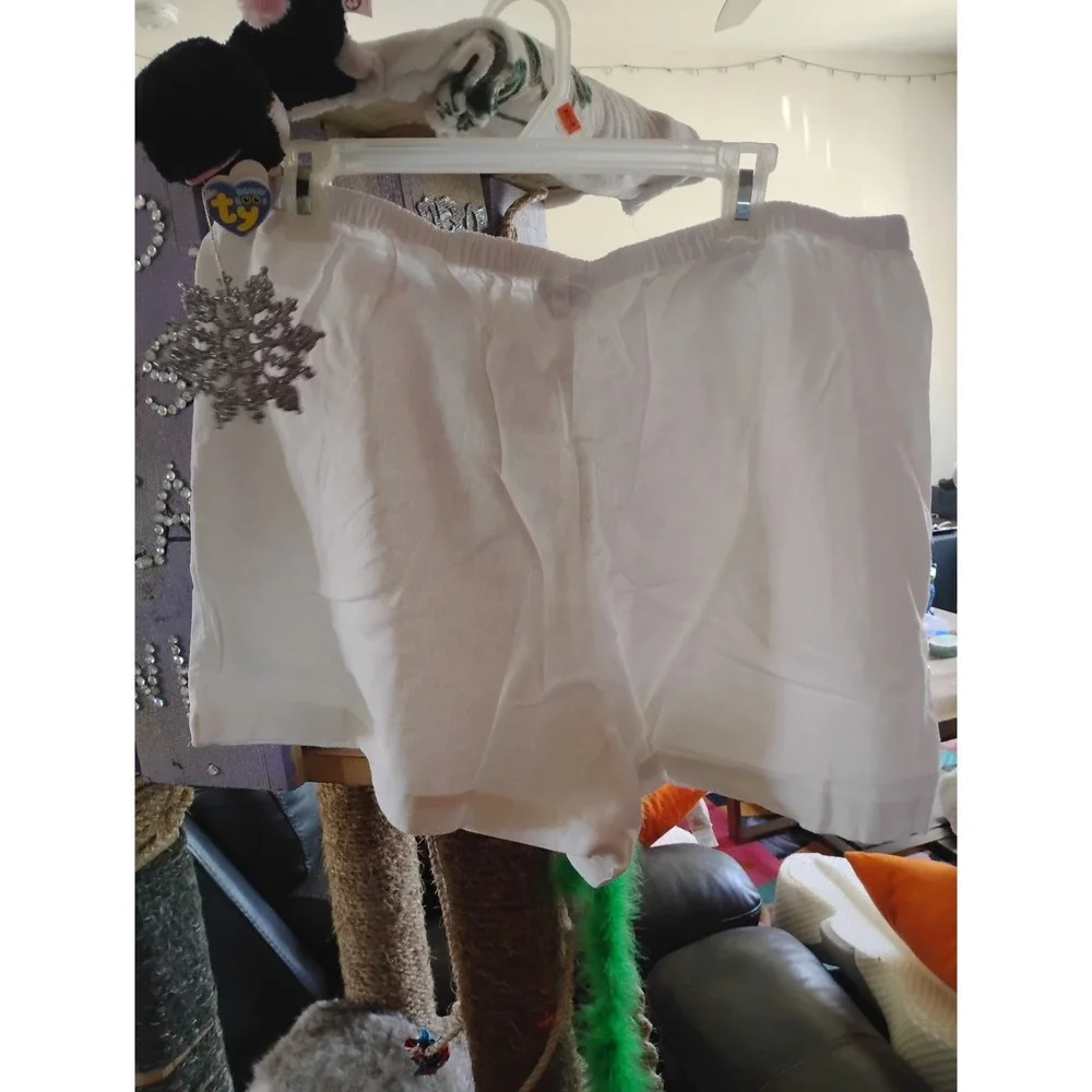 A New Day White Cotton Shorts Size XL NWT
